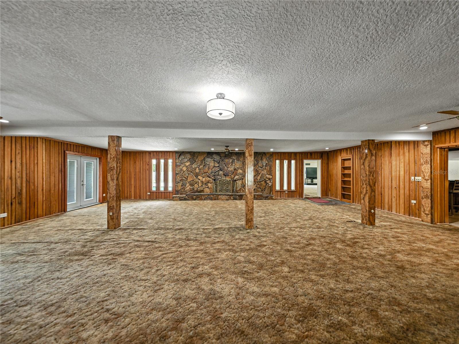 Image 13 of 93 For 17127 Bridlepath Court