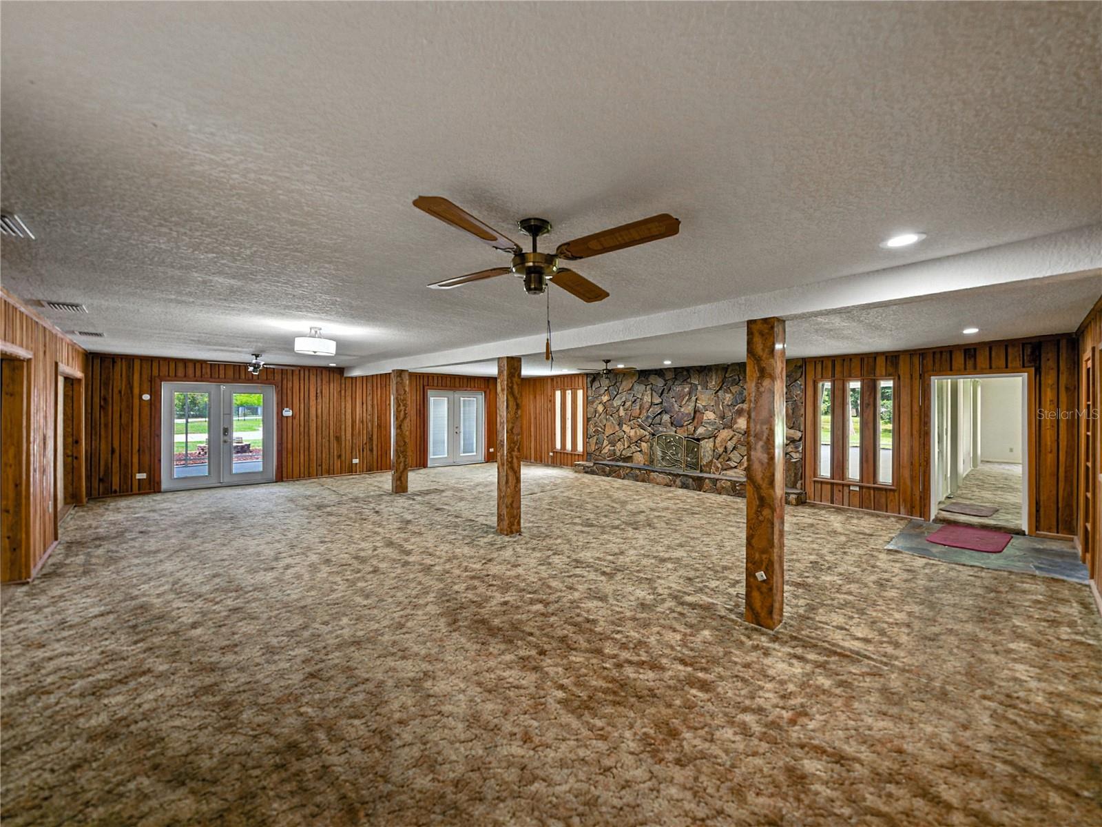 Image 14 of 93 For 17127 Bridlepath Court