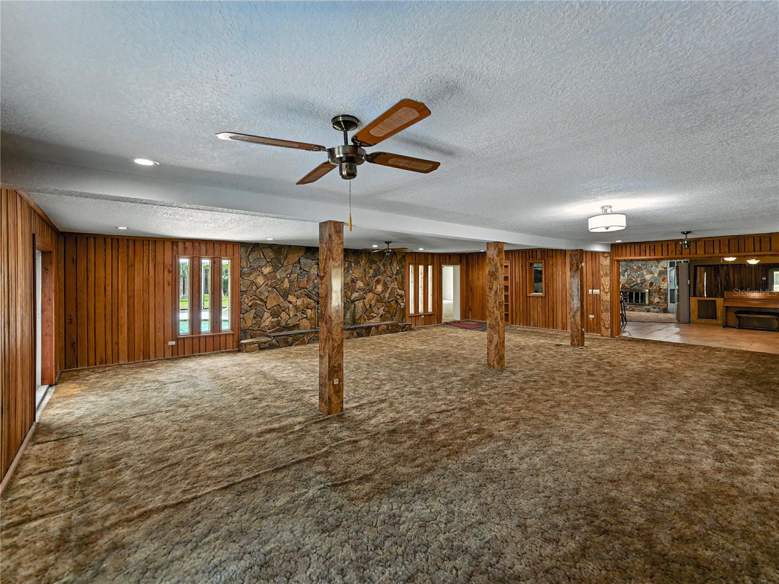 Image 16 of 93 For 17127 Bridlepath Court
