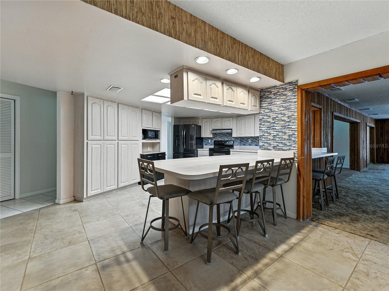 Image 21 of 93 For 17127 Bridlepath Court