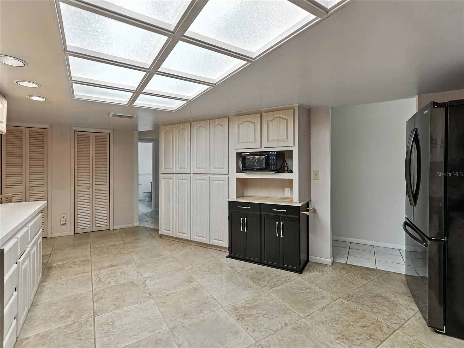 Image 25 of 93 For 17127 Bridlepath Court