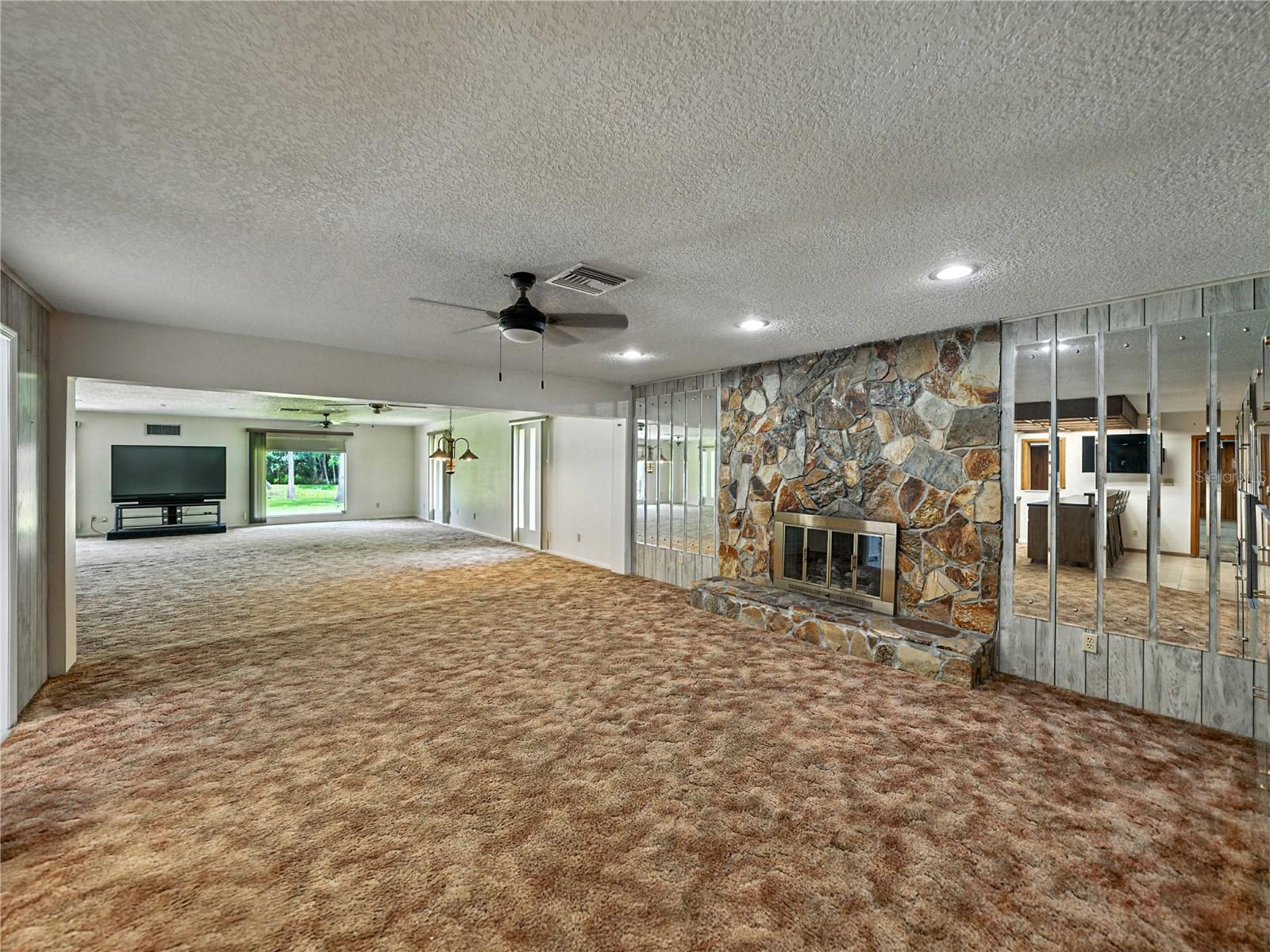 Image 31 of 93 For 17127 Bridlepath Court