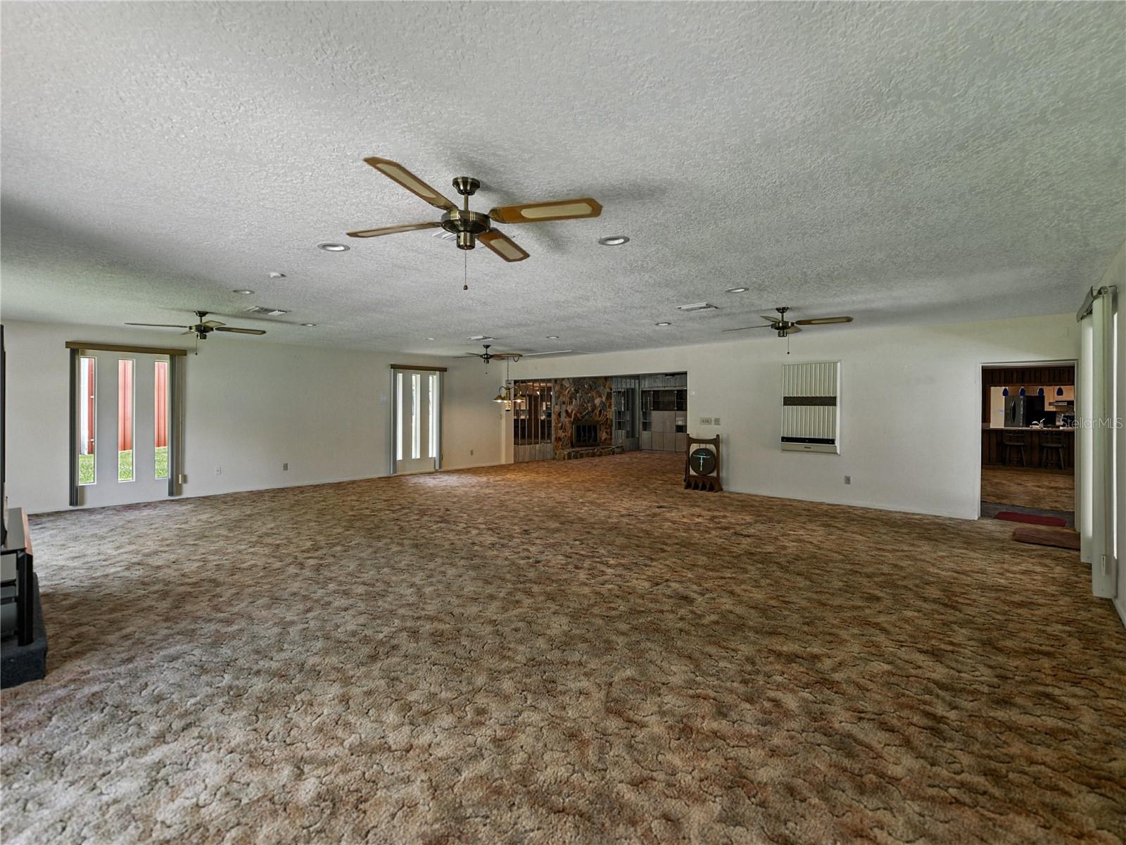 Image 37 of 93 For 17127 Bridlepath Court