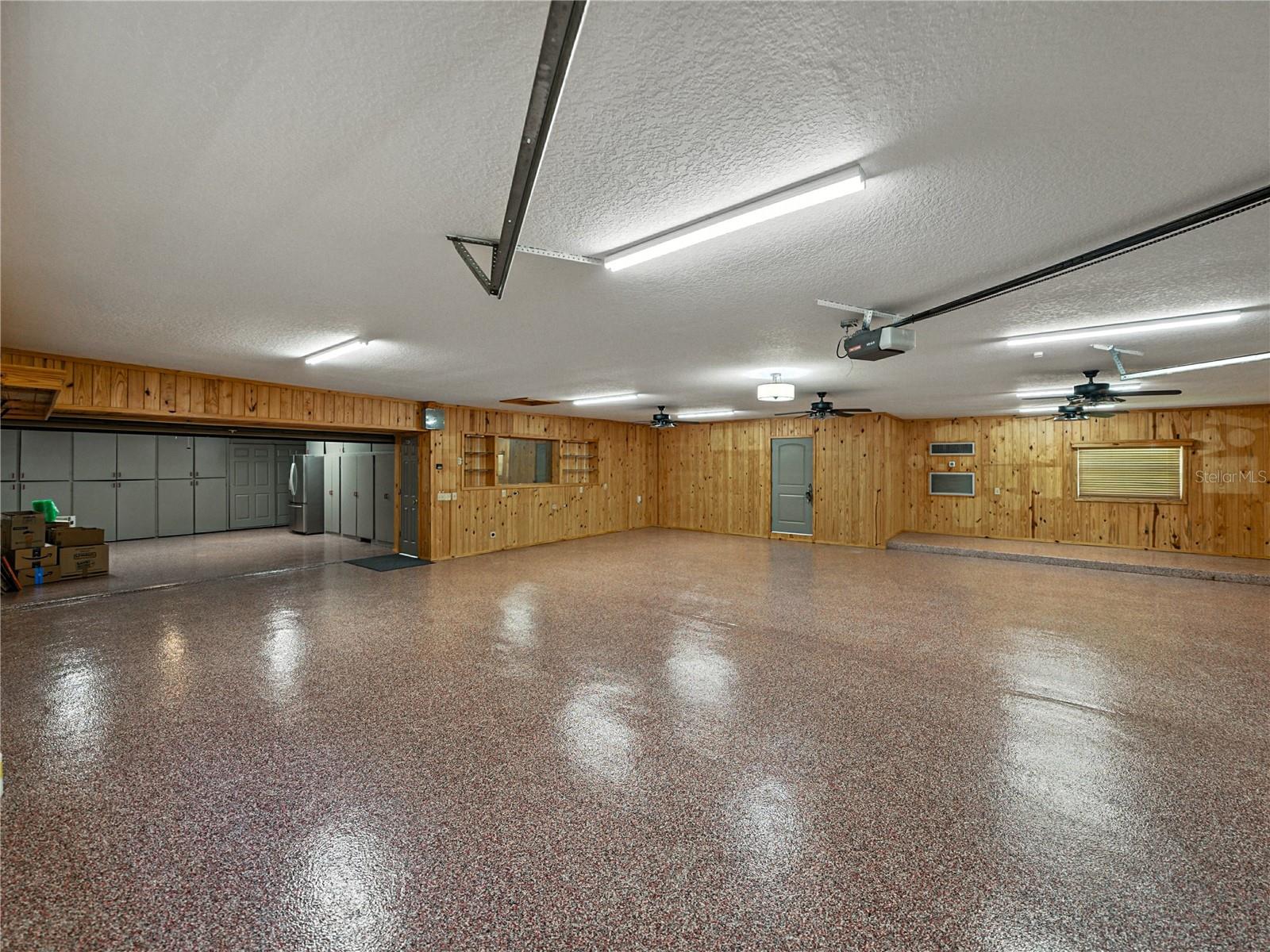 Image 61 of 93 For 17127 Bridlepath Court