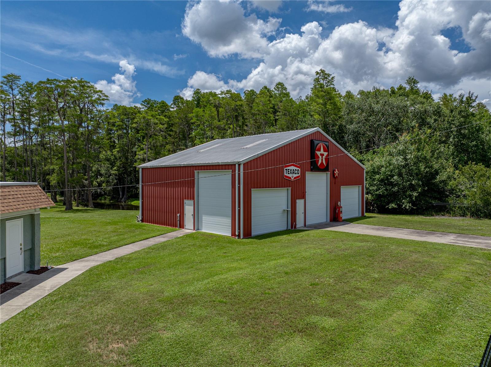 Image 73 of 93 For 17127 Bridlepath Court
