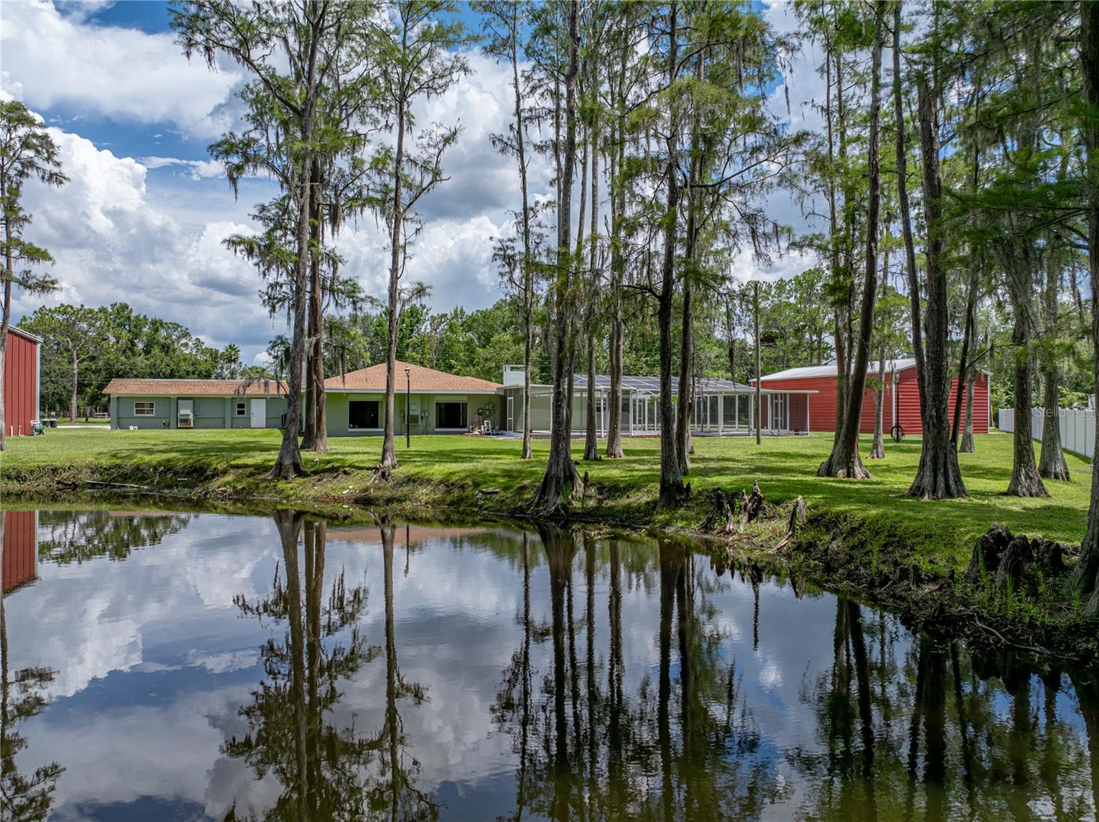 Image 77 of 93 For 17127 Bridlepath Court