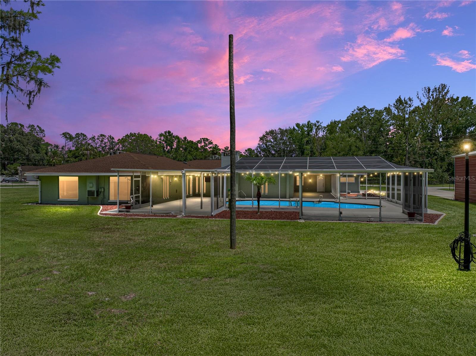 Image 8 of 93 For 17127 Bridlepath Court