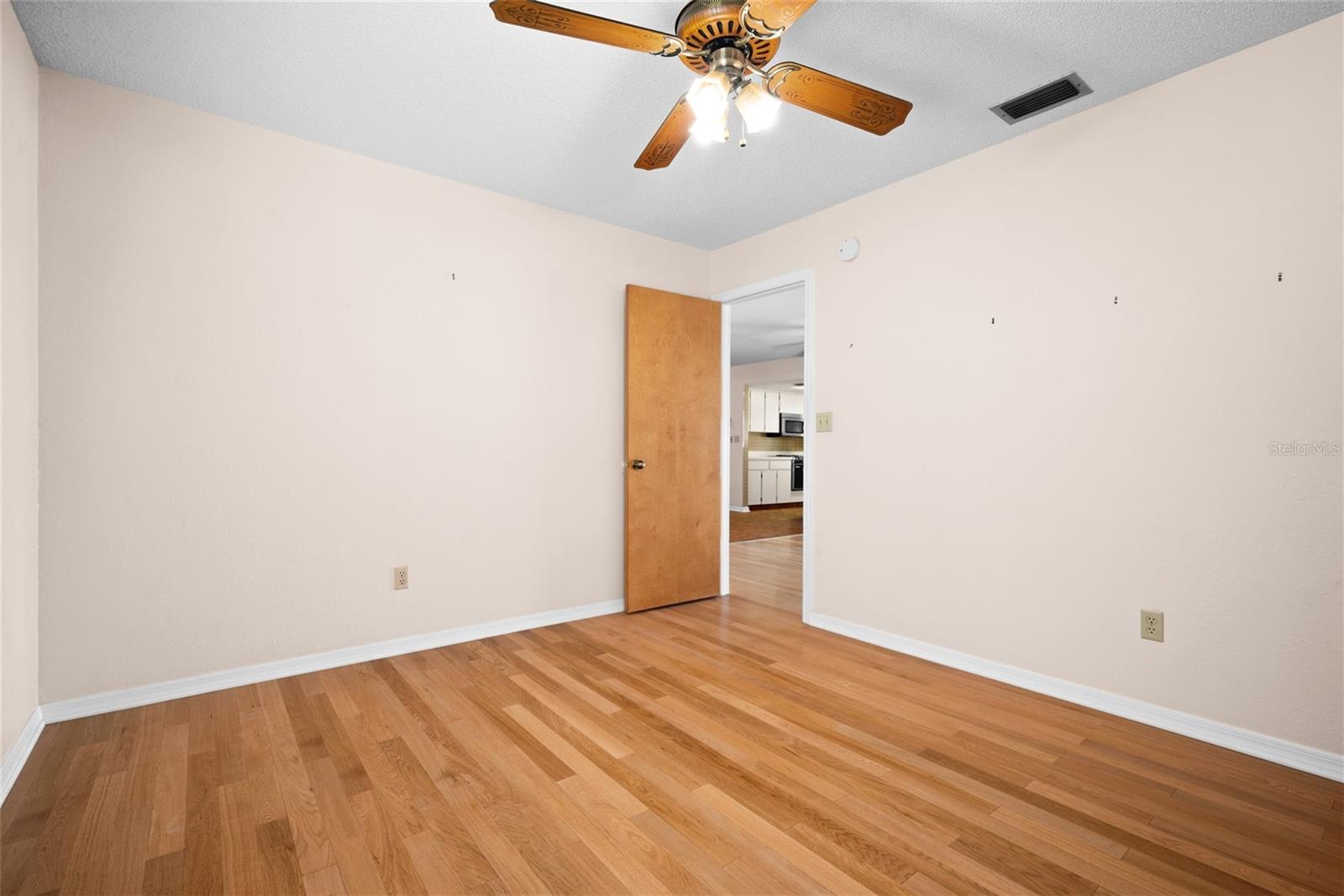 Image 16 of 32 For 9615 59th Avenue N