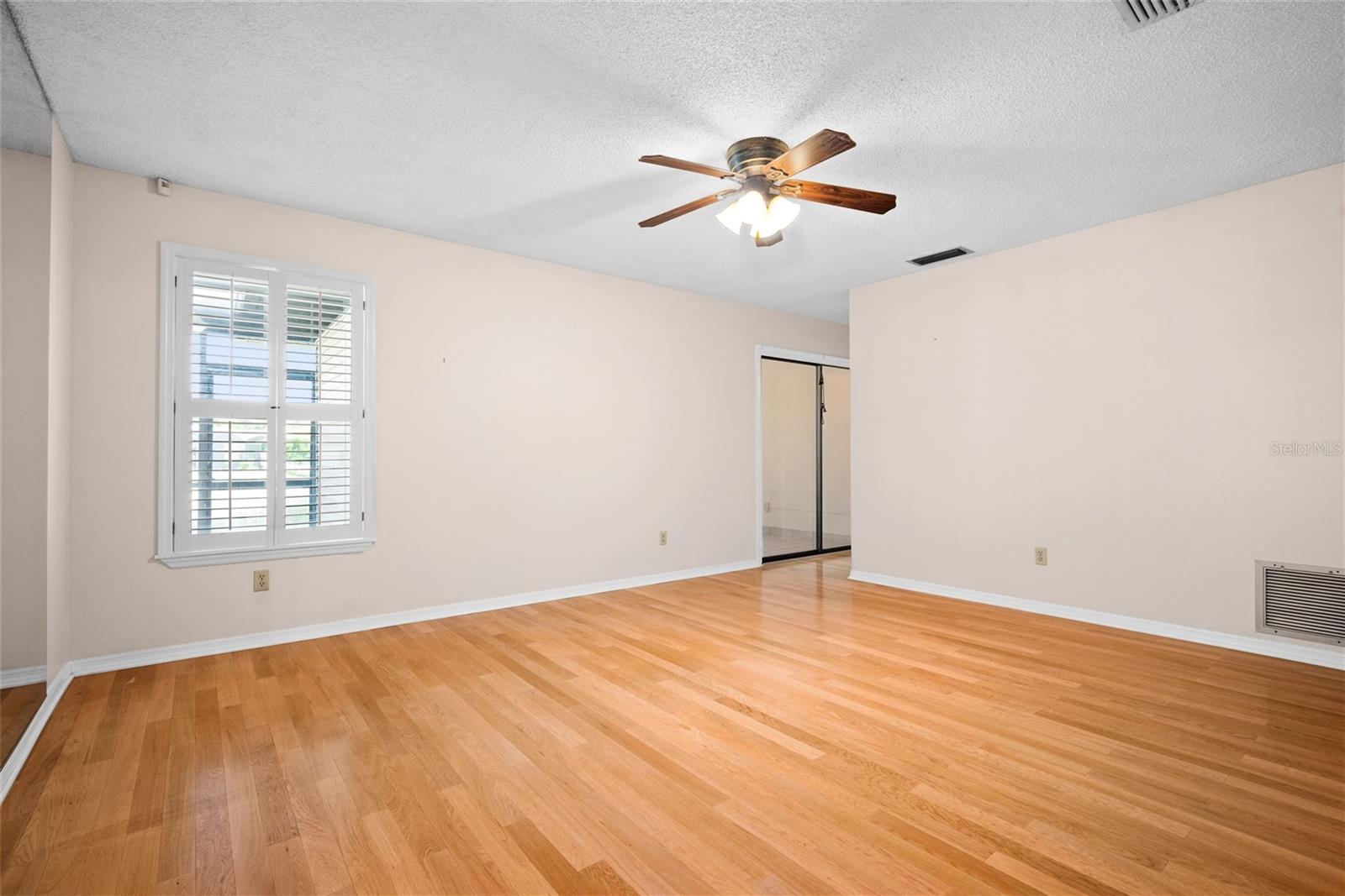Image 17 of 32 For 9615 59th Avenue N