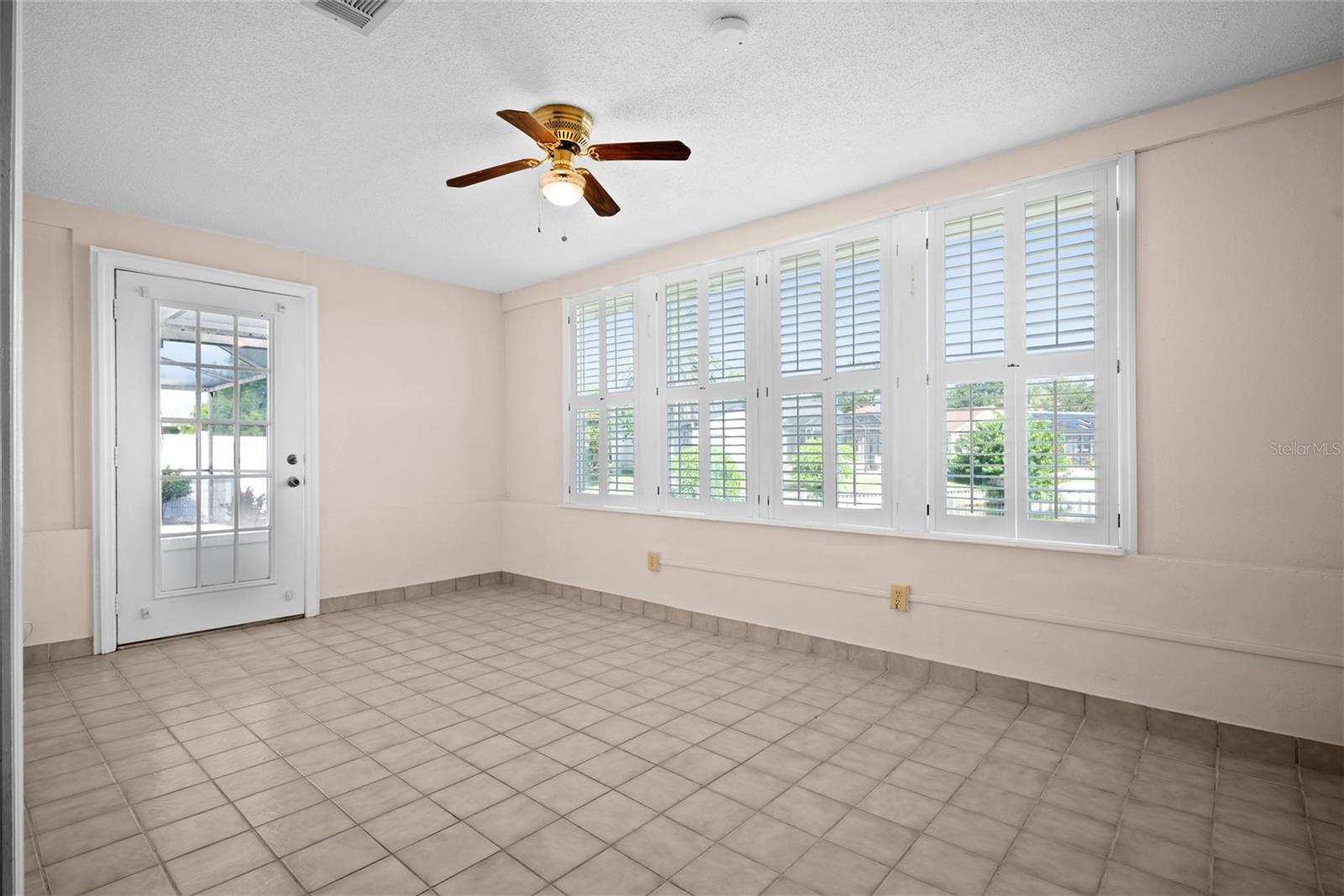 Image 22 of 32 For 9615 59th Avenue N