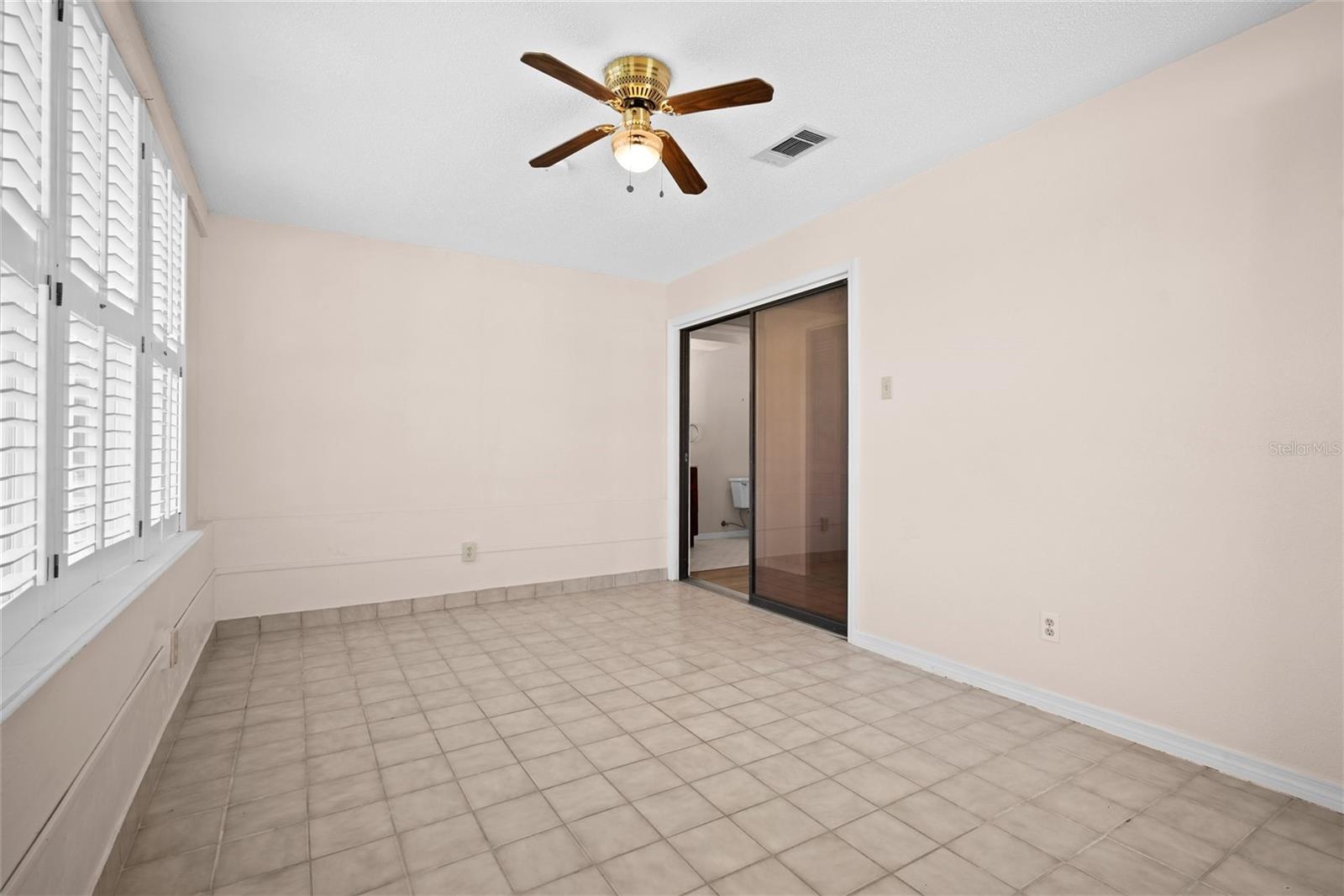 Image 23 of 32 For 9615 59th Avenue N