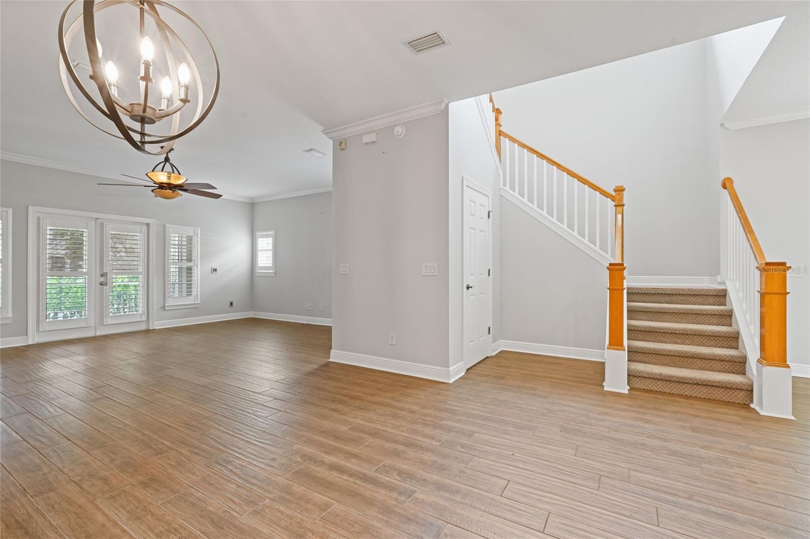 Image 11 of 49 For 290 Valencia Circle