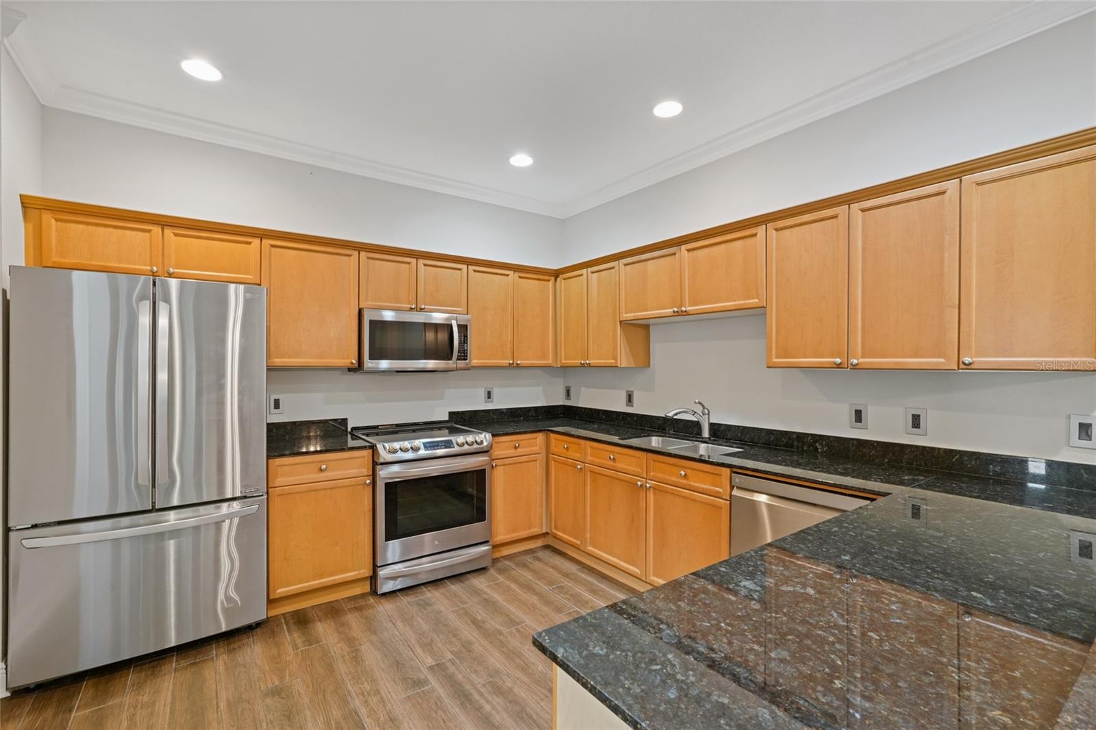 Image 13 of 49 For 290 Valencia Circle