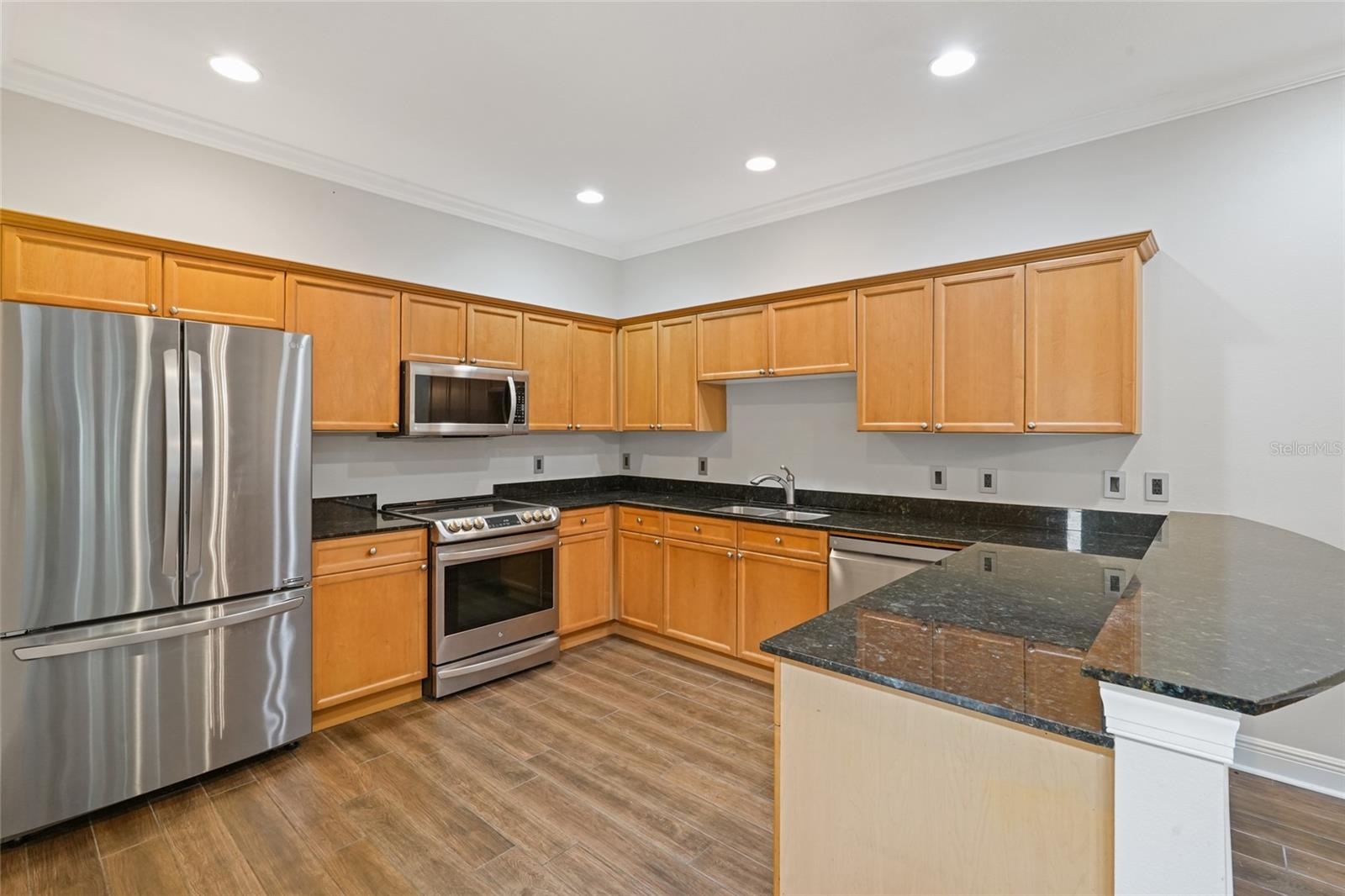 Image 14 of 49 For 290 Valencia Circle