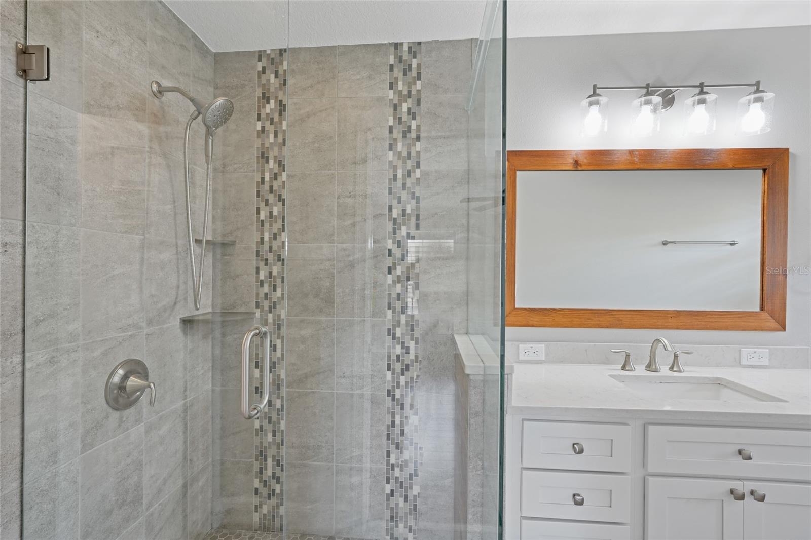 Image 22 of 49 For 290 Valencia Circle