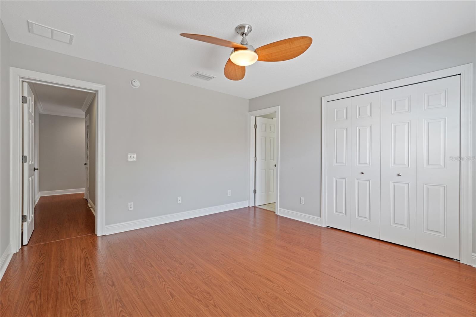 Image 36 of 49 For 290 Valencia Circle