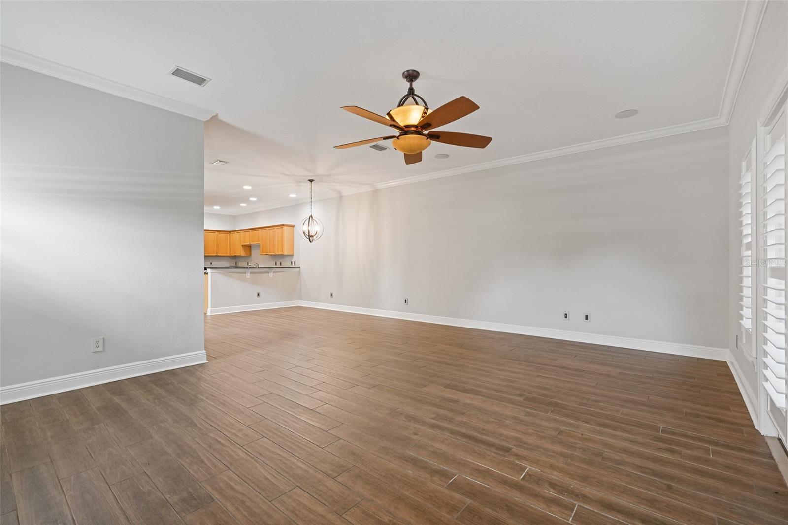 Image 6 of 49 For 290 Valencia Circle