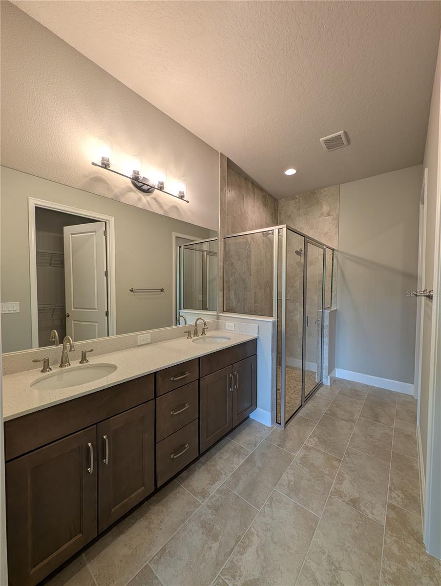 Image 14 of 21 For 6464 Roseberry Court N
