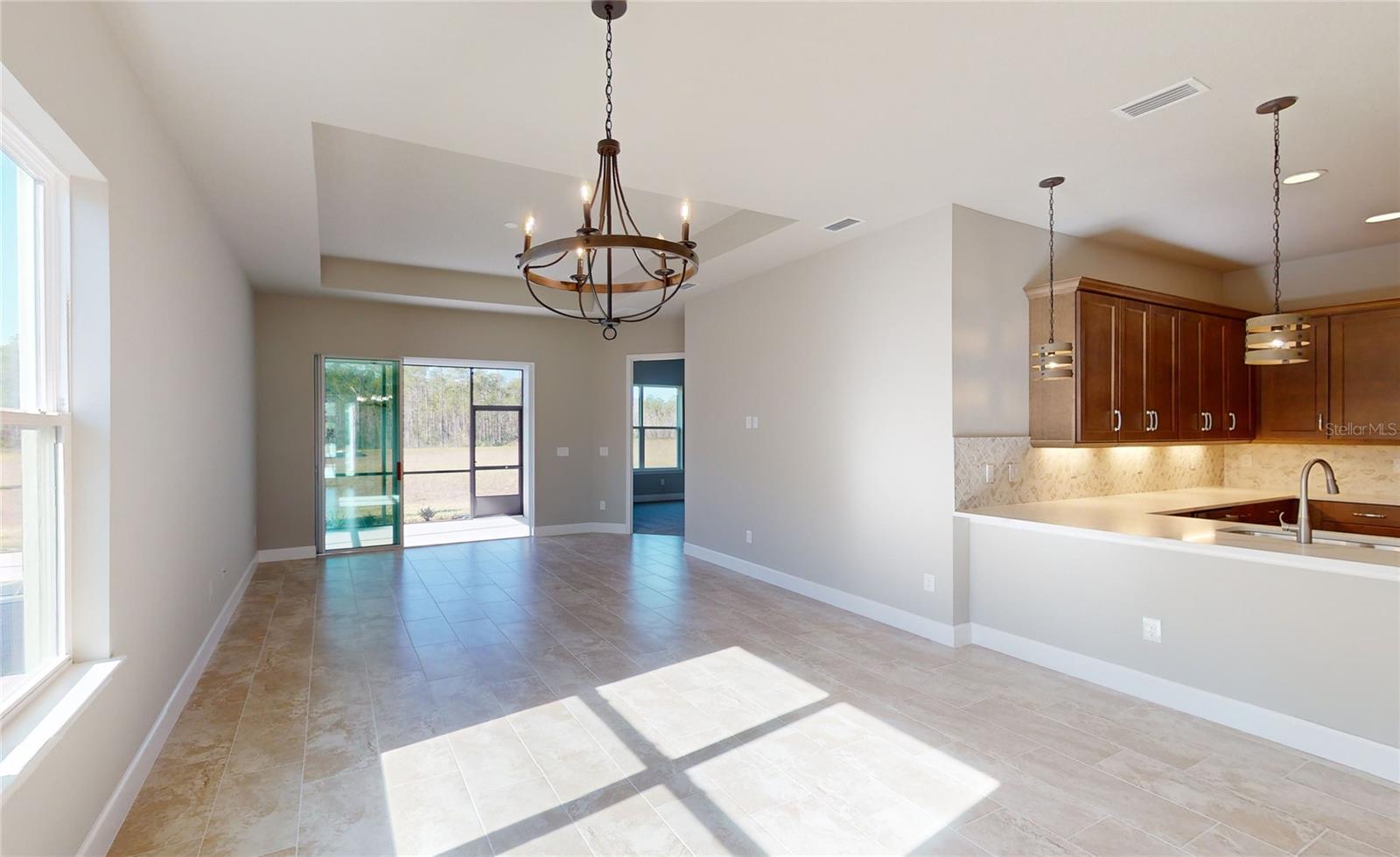Image 4 of 21 For 6464 Roseberry Court N