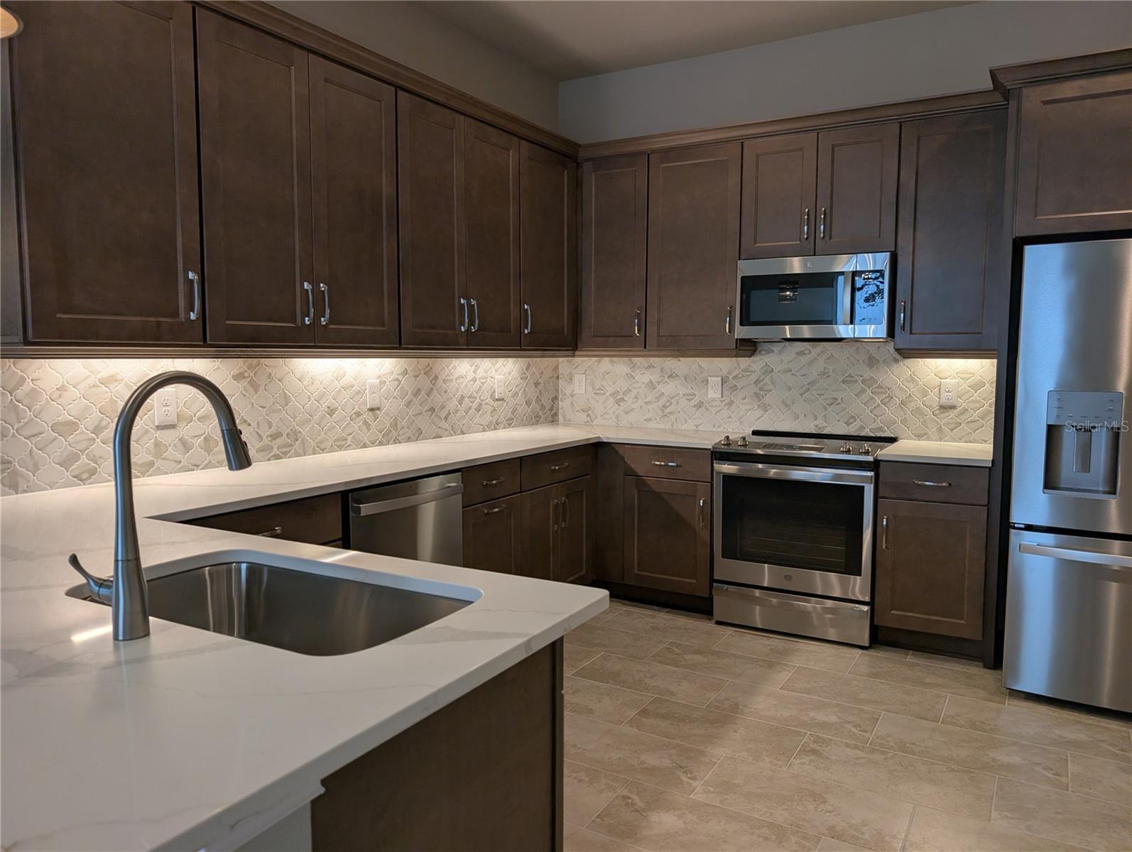 Image 6 of 21 For 6464 Roseberry Court N