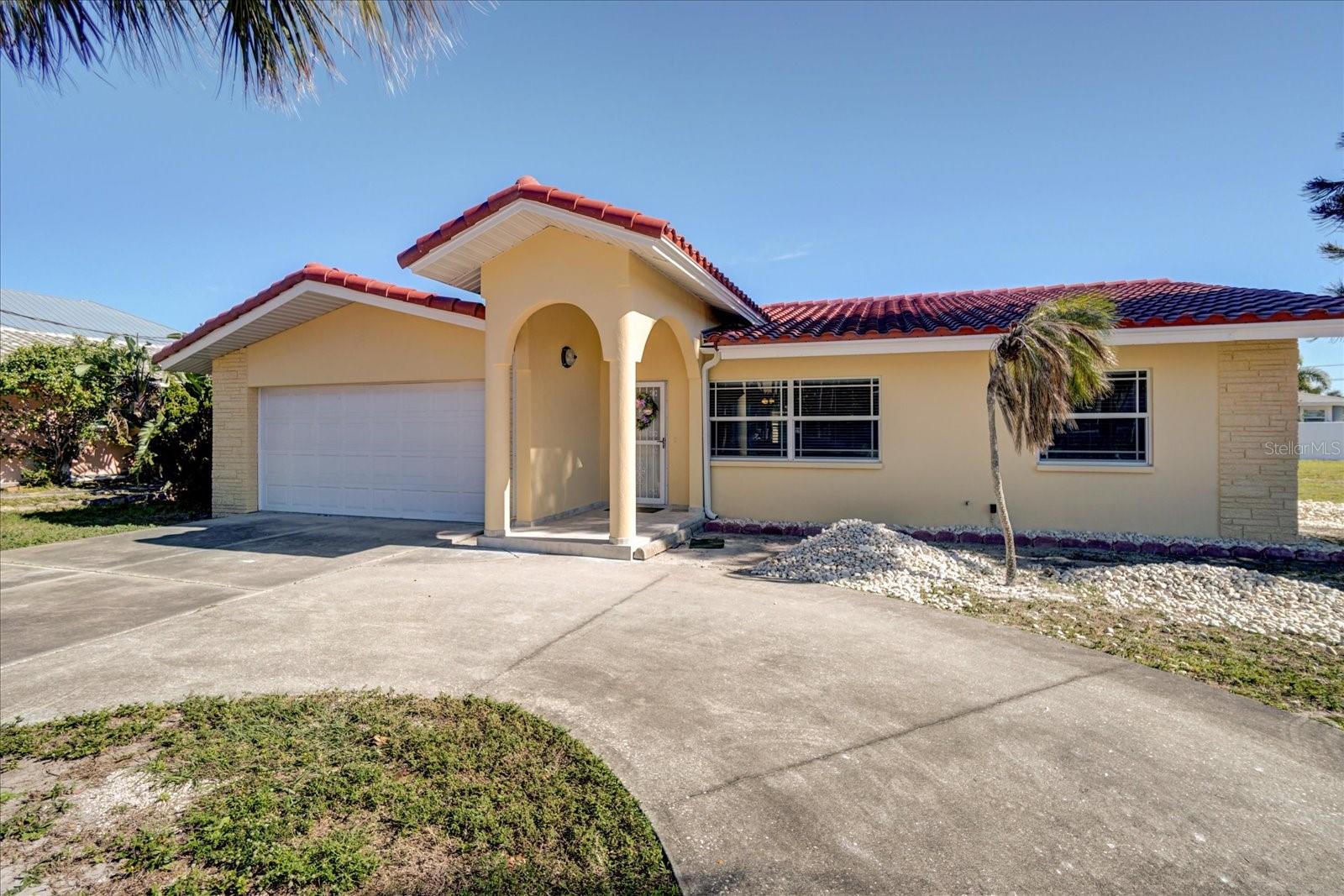 Details for 3001 Gulf Boulevard, BELLEAIR BEACH, FL 33786