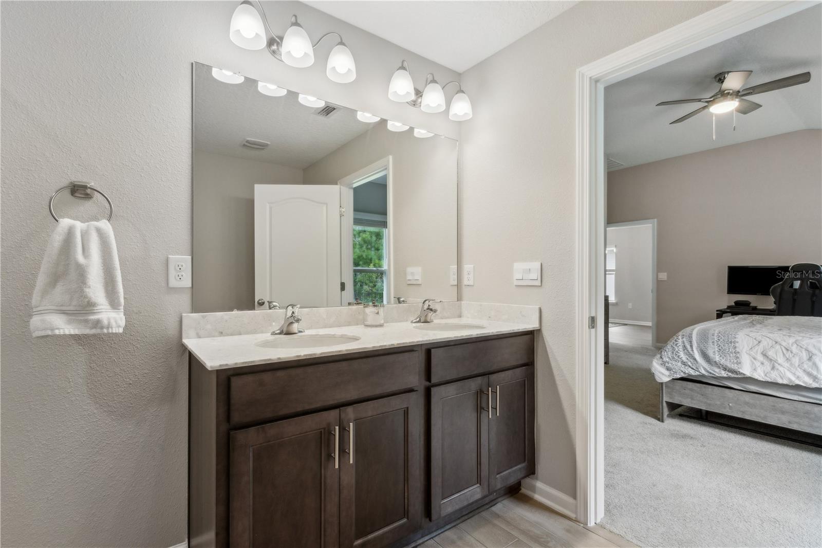 Image 22 of 45 For 65688 Edgewater Drive