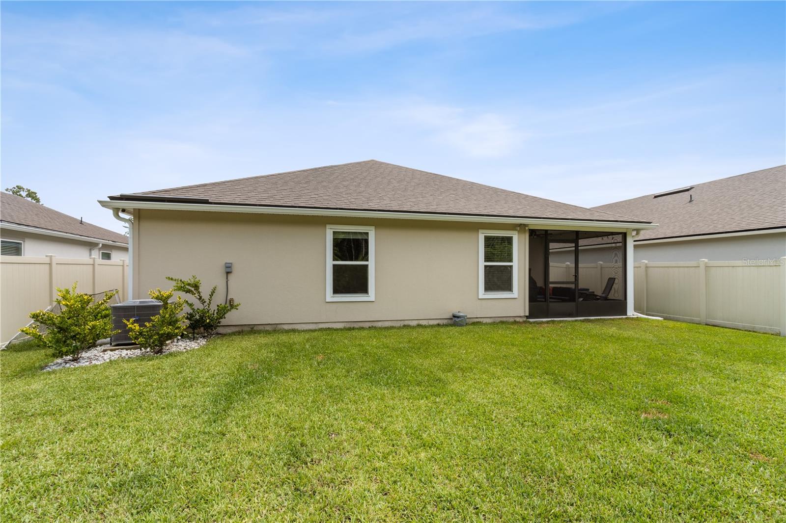 Image 30 of 45 For 65688 Edgewater Drive