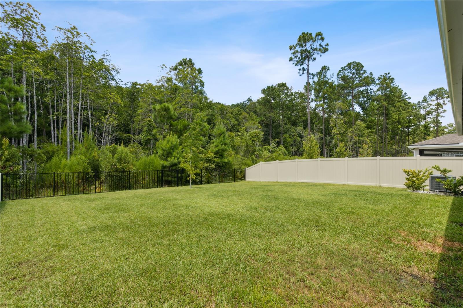 Image 33 of 45 For 65688 Edgewater Drive