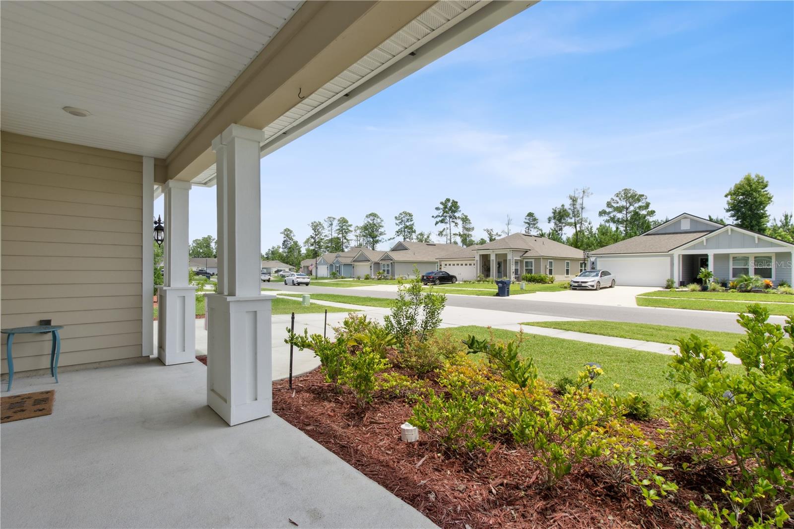 Image 4 of 45 For 65688 Edgewater Drive