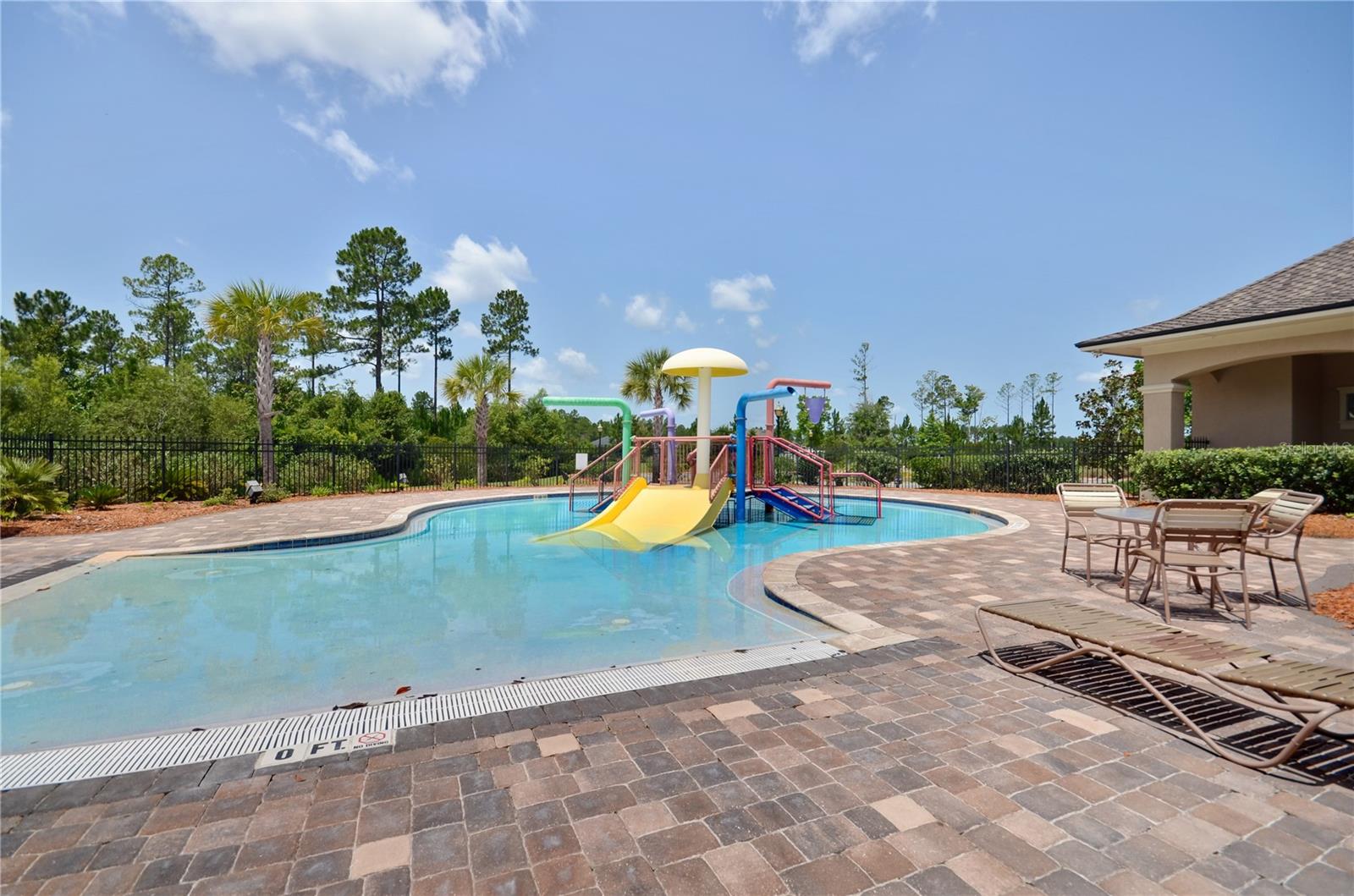 Image 41 of 45 For 65688 Edgewater Drive