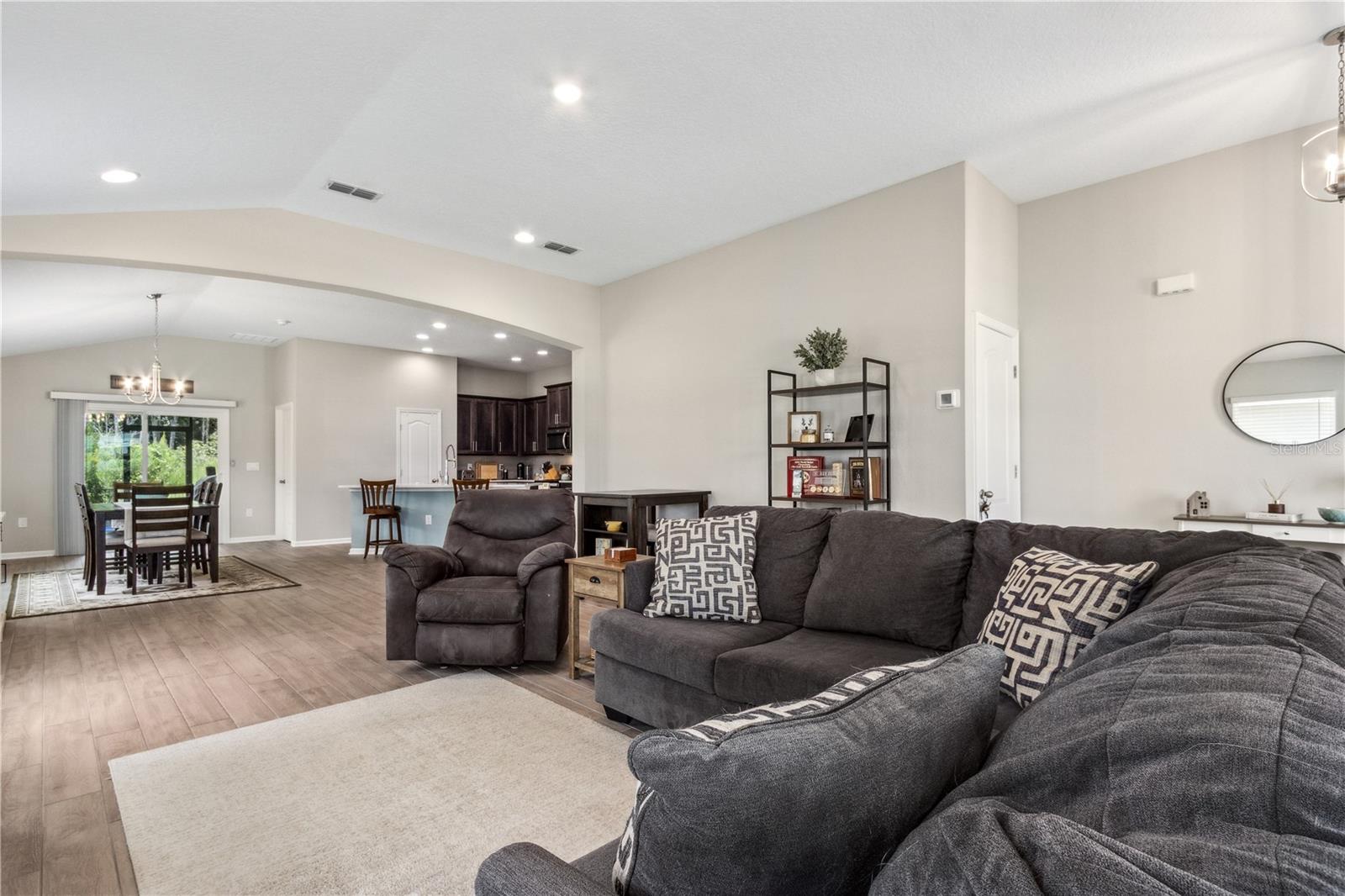 Image 8 of 45 For 65688 Edgewater Drive