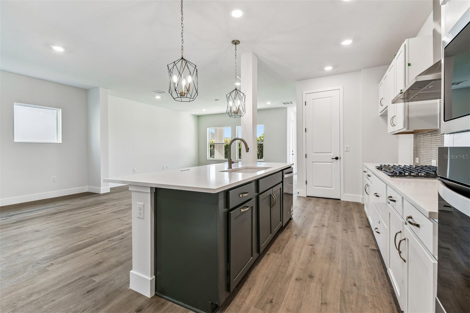 Image 10 of 50 For 6219 Jensen View Avenue