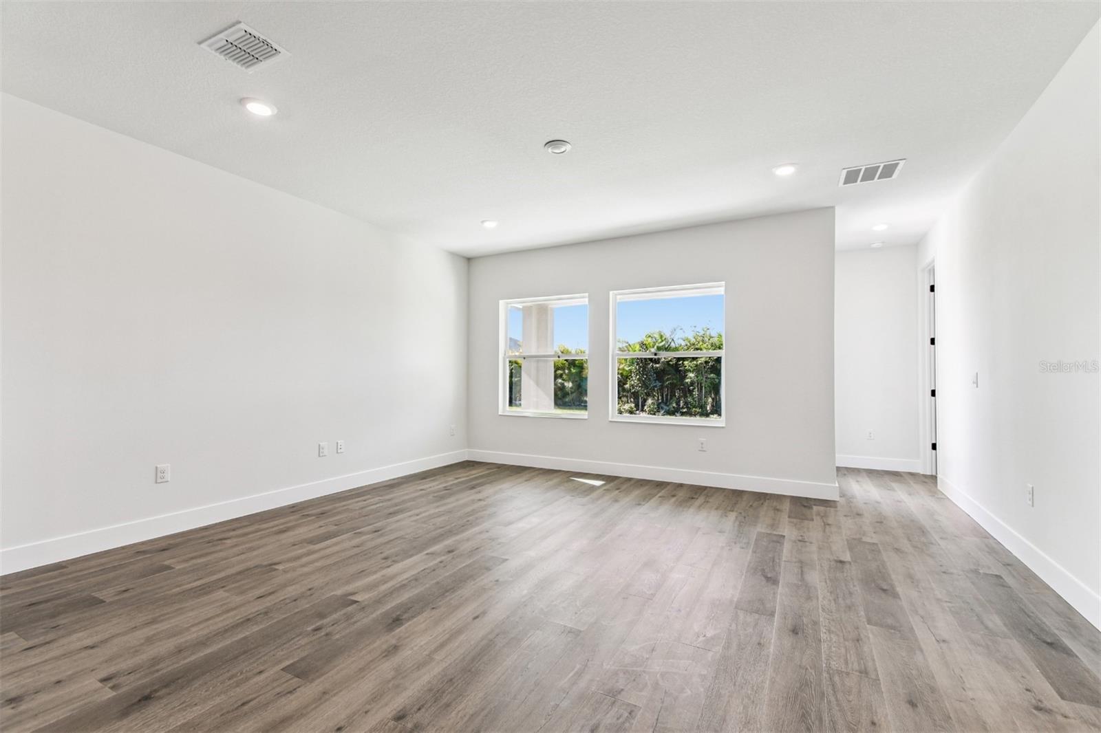 Image 15 of 50 For 6219 Jensen View Avenue