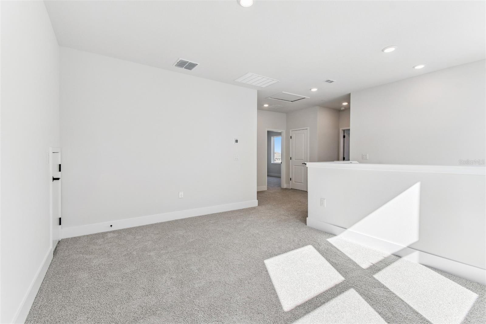 Image 21 of 50 For 6219 Jensen View Avenue