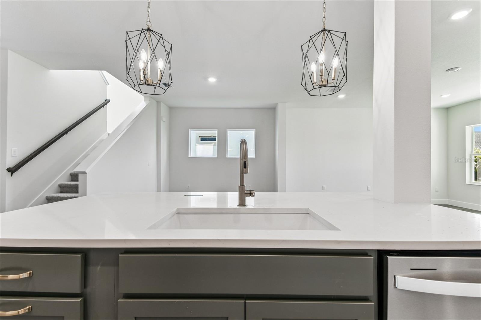 Image 9 of 50 For 6219 Jensen View Avenue