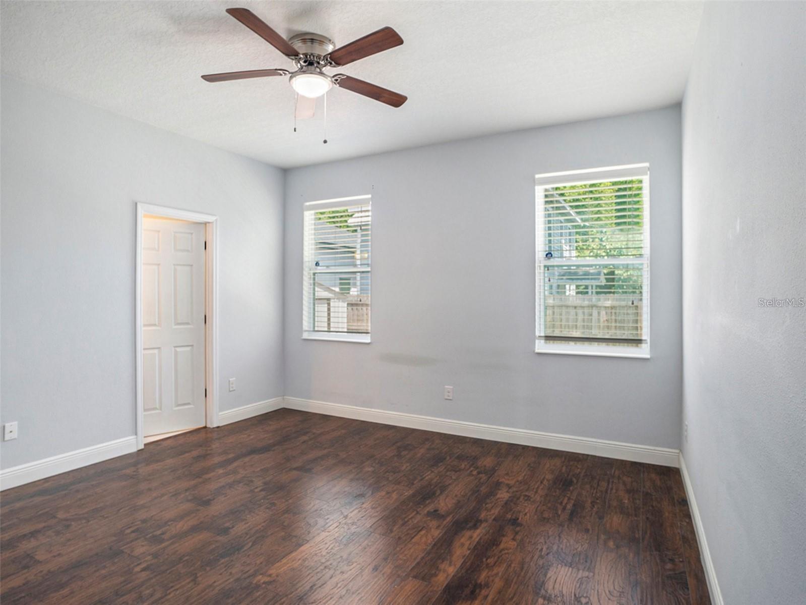 Image 12 of 21 For 916 North Bay Street