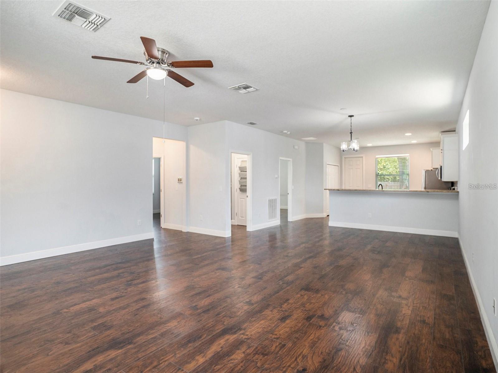 Image 6 of 21 For 916 North Bay Street