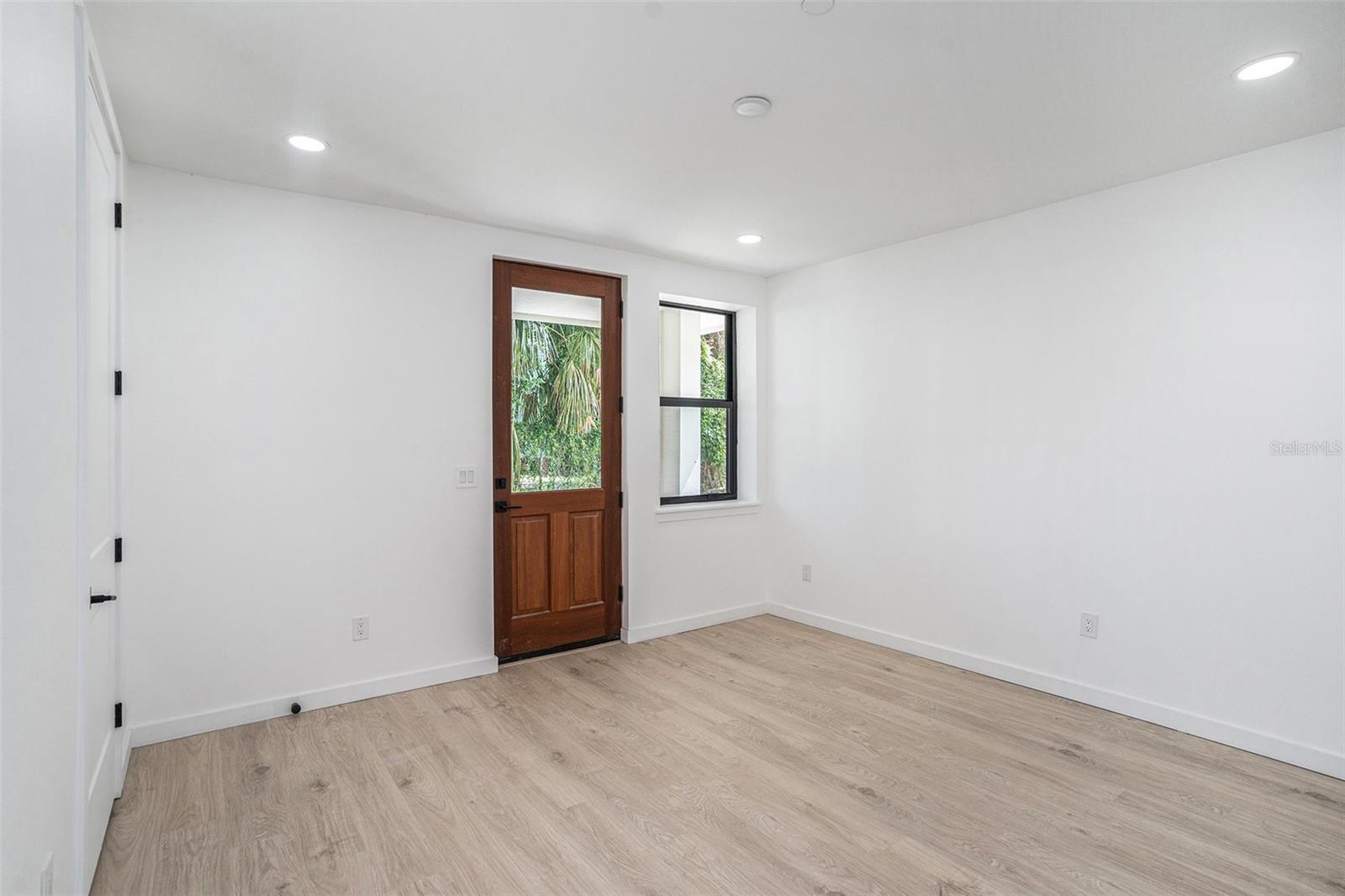 Image 17 of 27 For 1801 Morgan Street 9