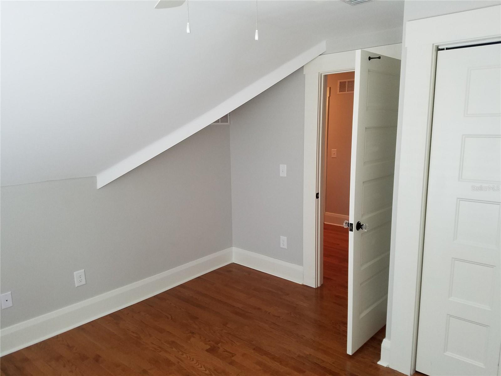 Image 17 of 29 For 2402 Morgan Street