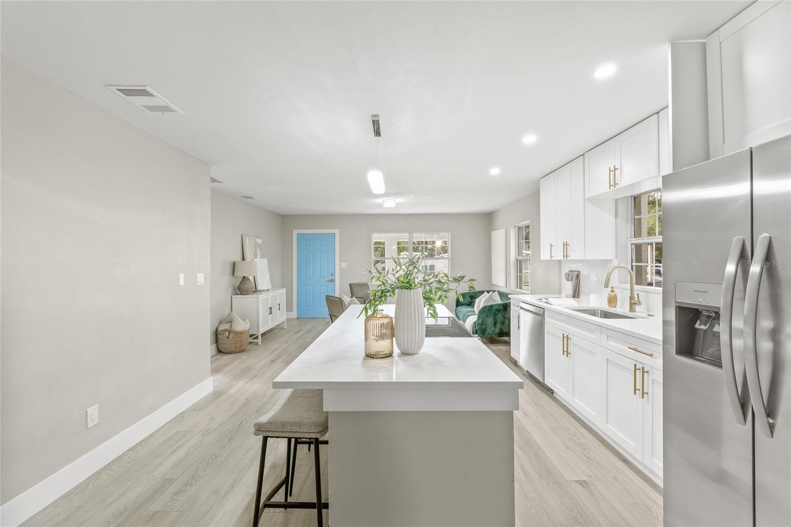 Image 11 of 33 For 4010 La Salle Street