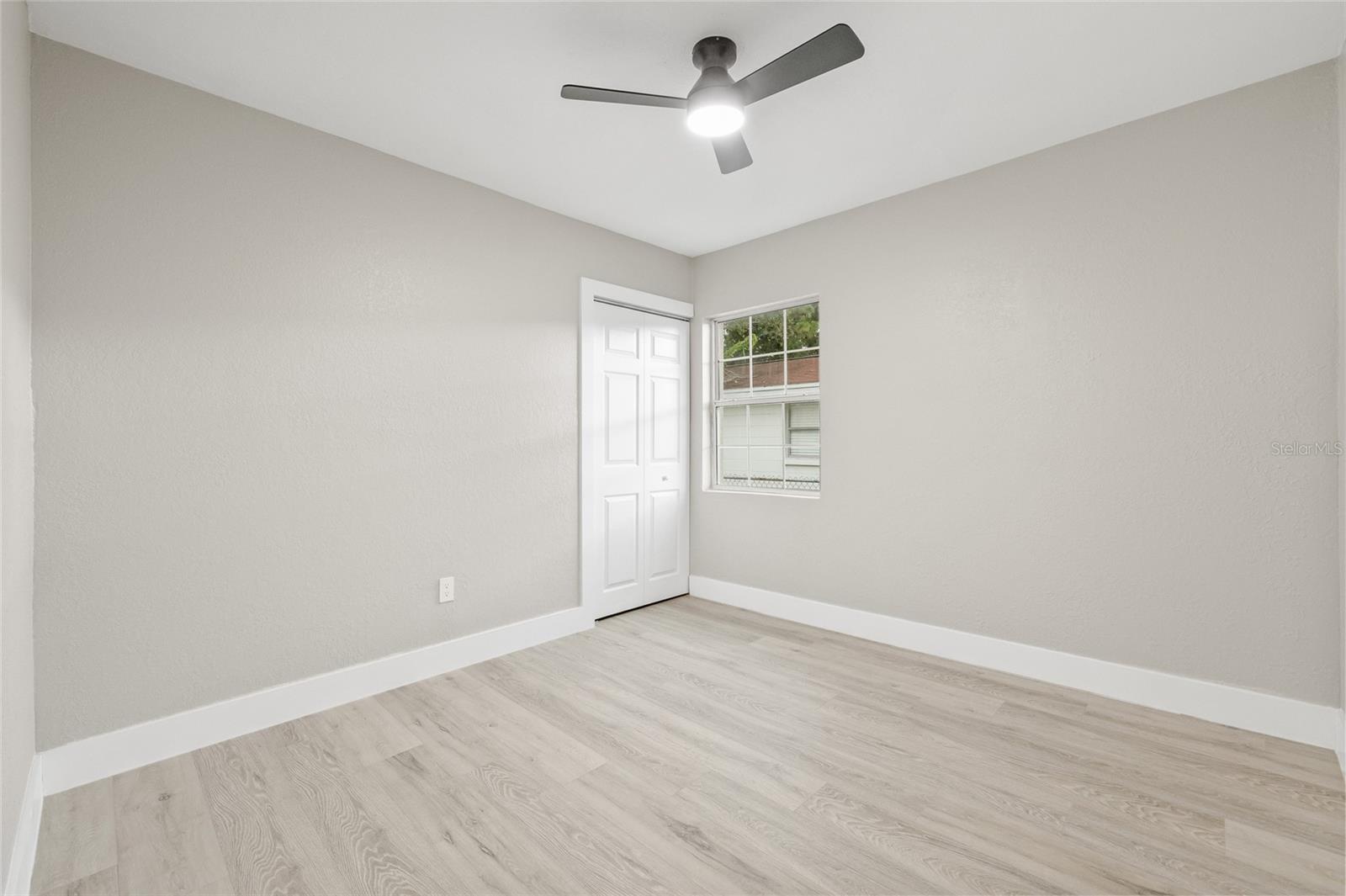 Image 22 of 33 For 4010 La Salle Street