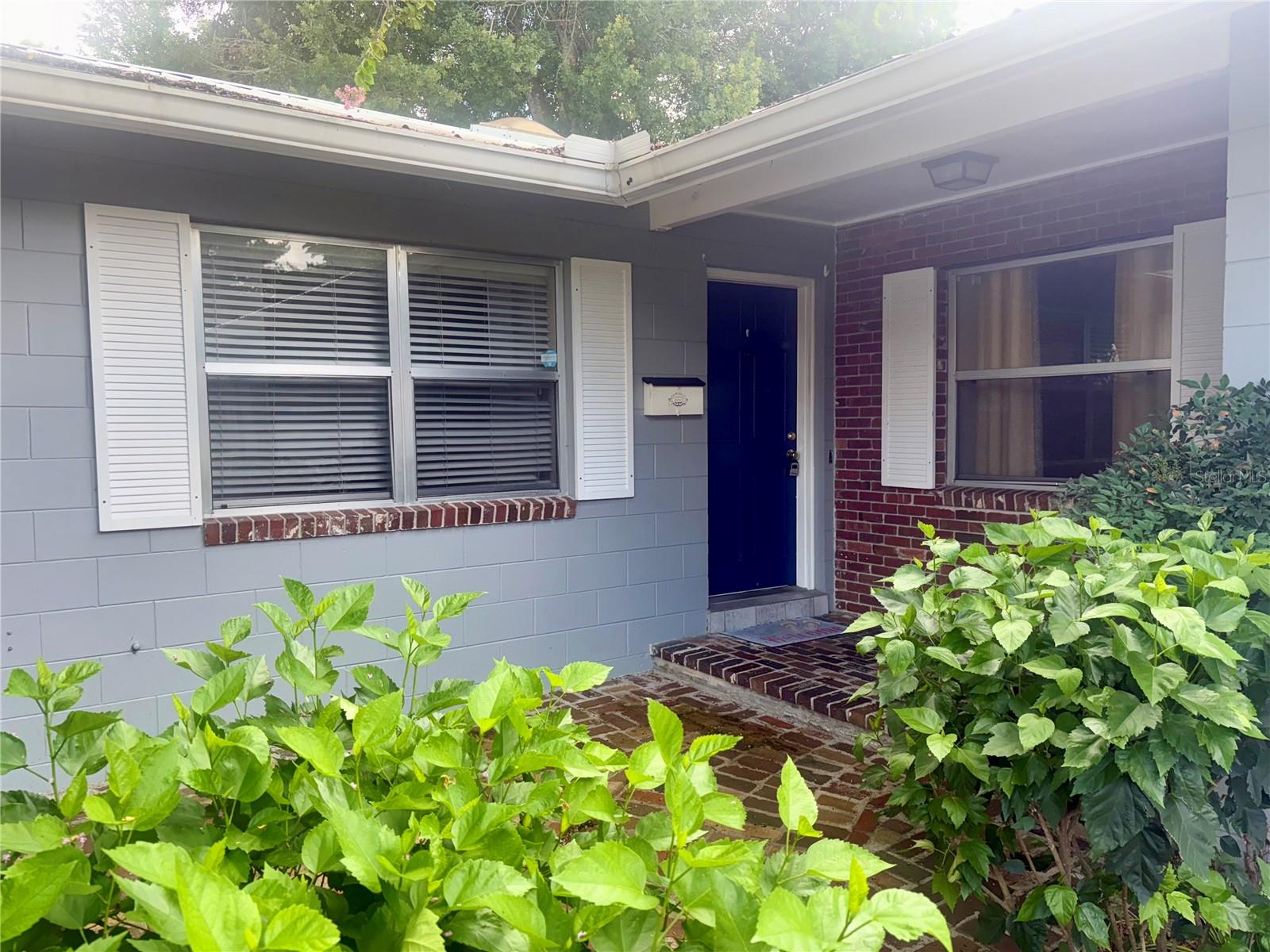 Image 3 of 33 For 3810 Bainbridge Avenue