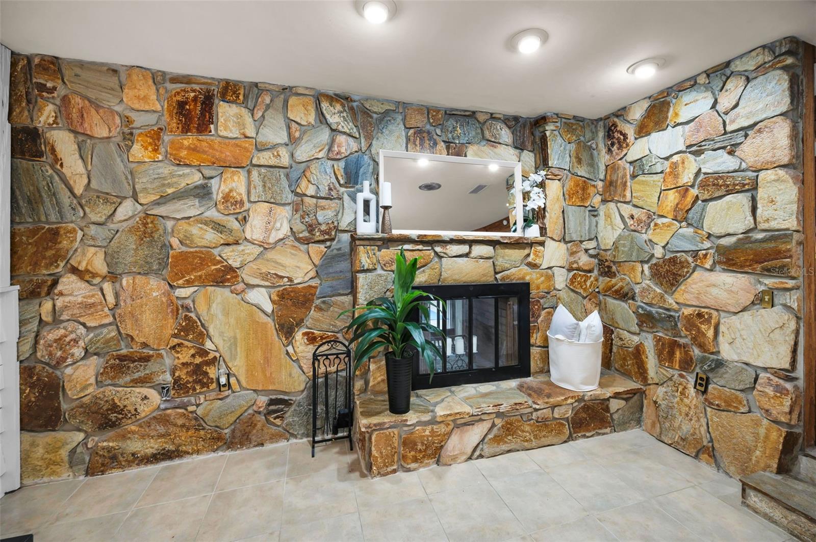 Image 10 of 67 For 2275 Willowbrook Drive