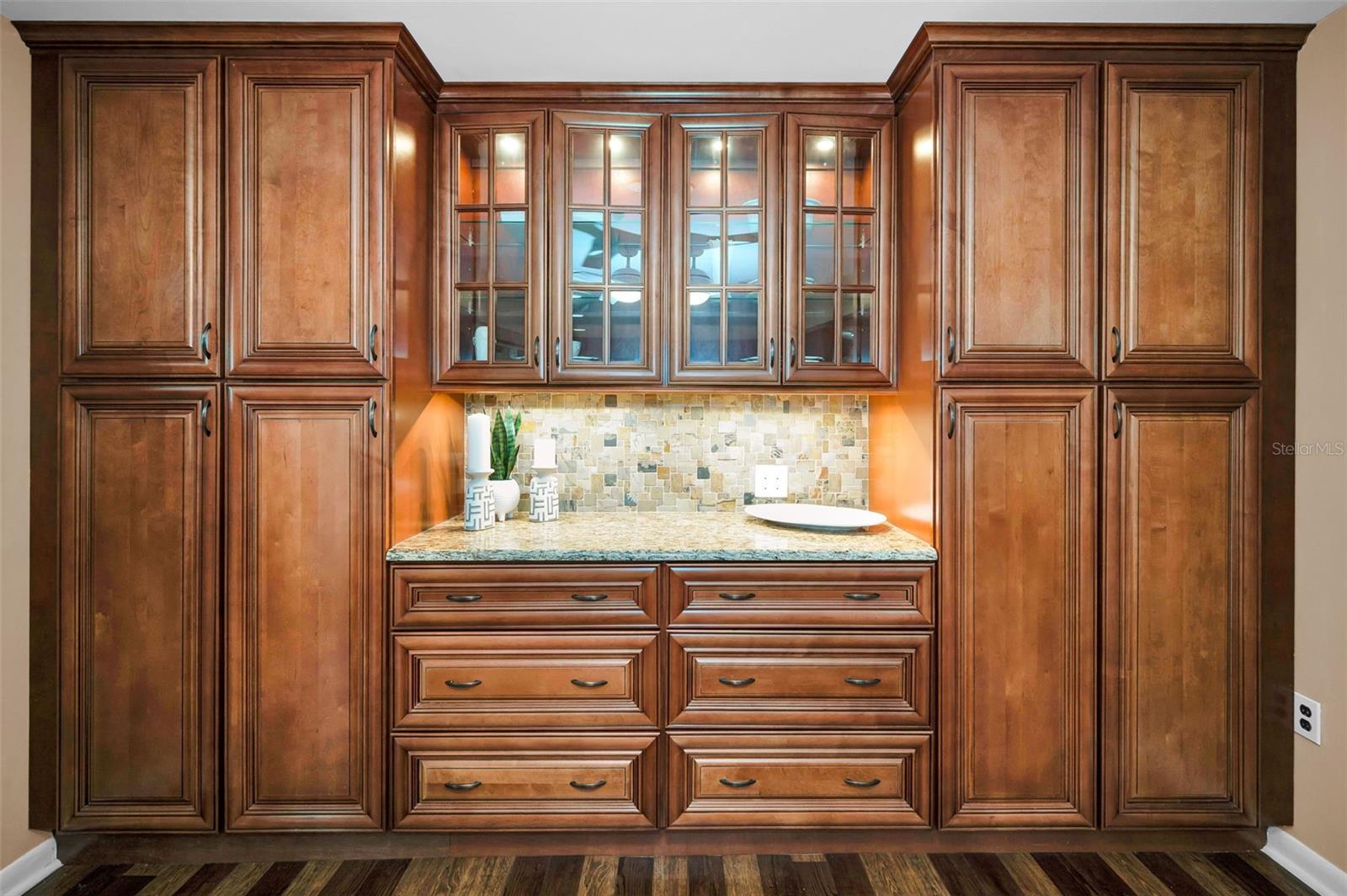 Image 14 of 67 For 2275 Willowbrook Drive