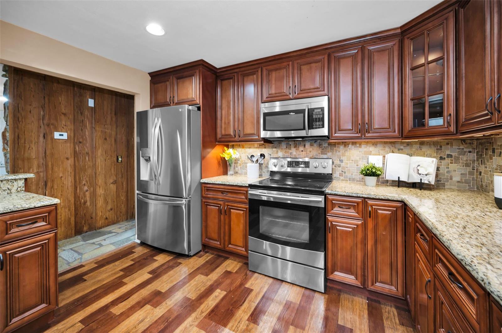 Image 21 of 67 For 2275 Willowbrook Drive