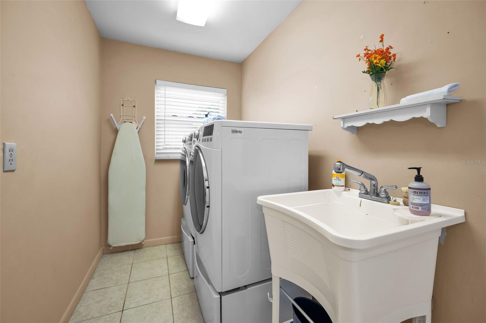Image 42 of 67 For 2275 Willowbrook Drive