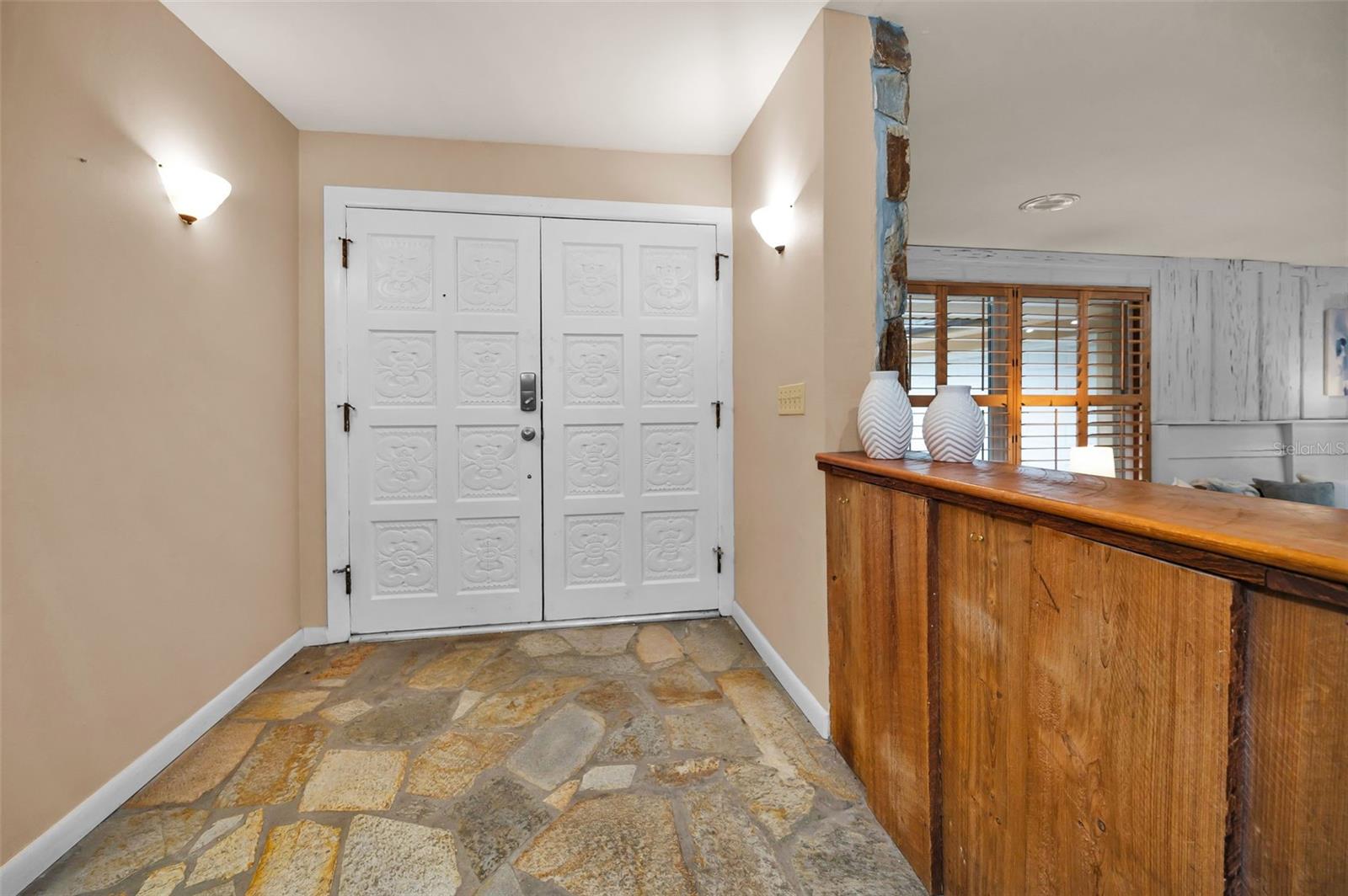 Image 7 of 67 For 2275 Willowbrook Drive