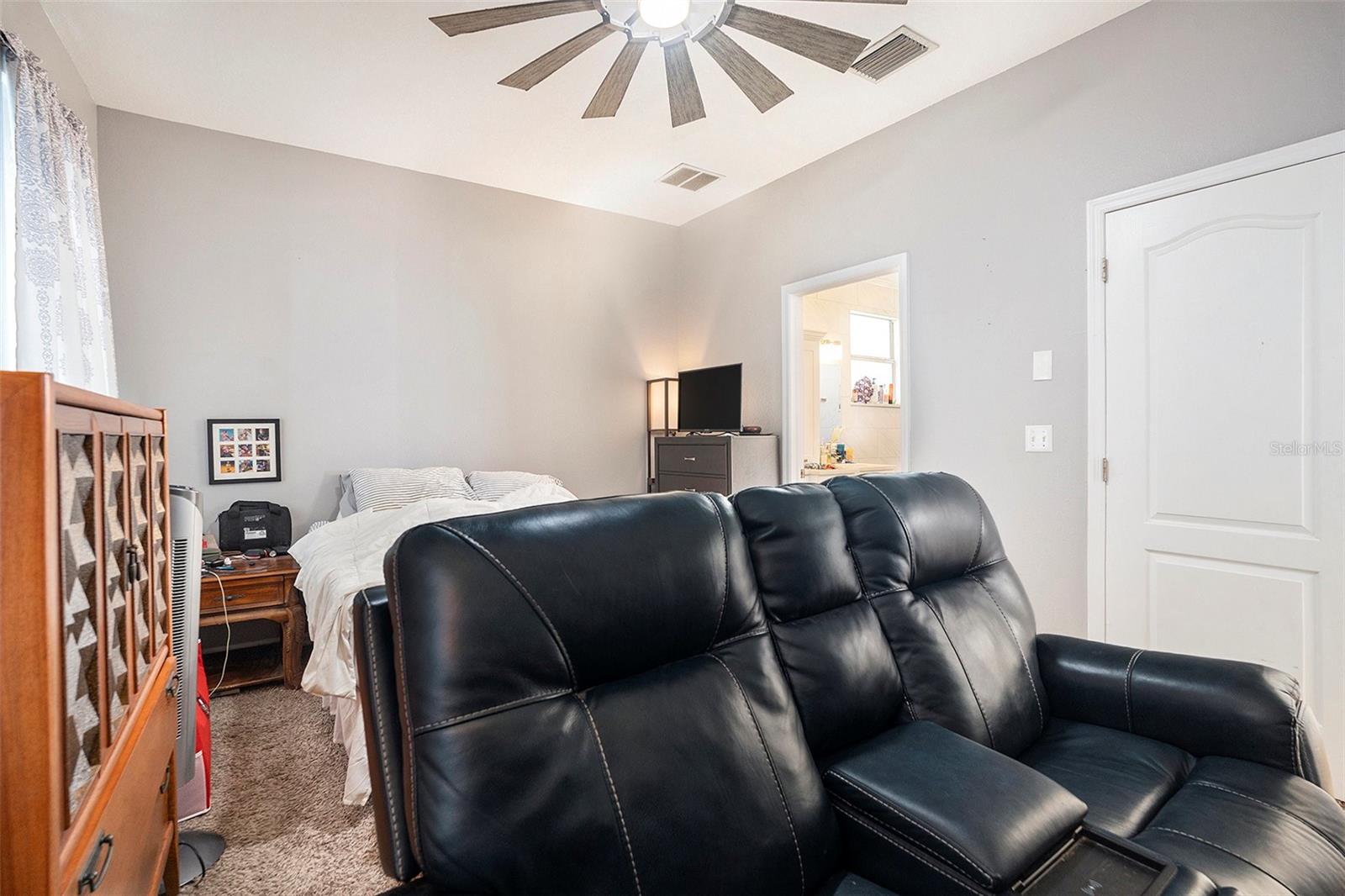 Image 15 of 28 For 11808 Colony Lakes Boulevard