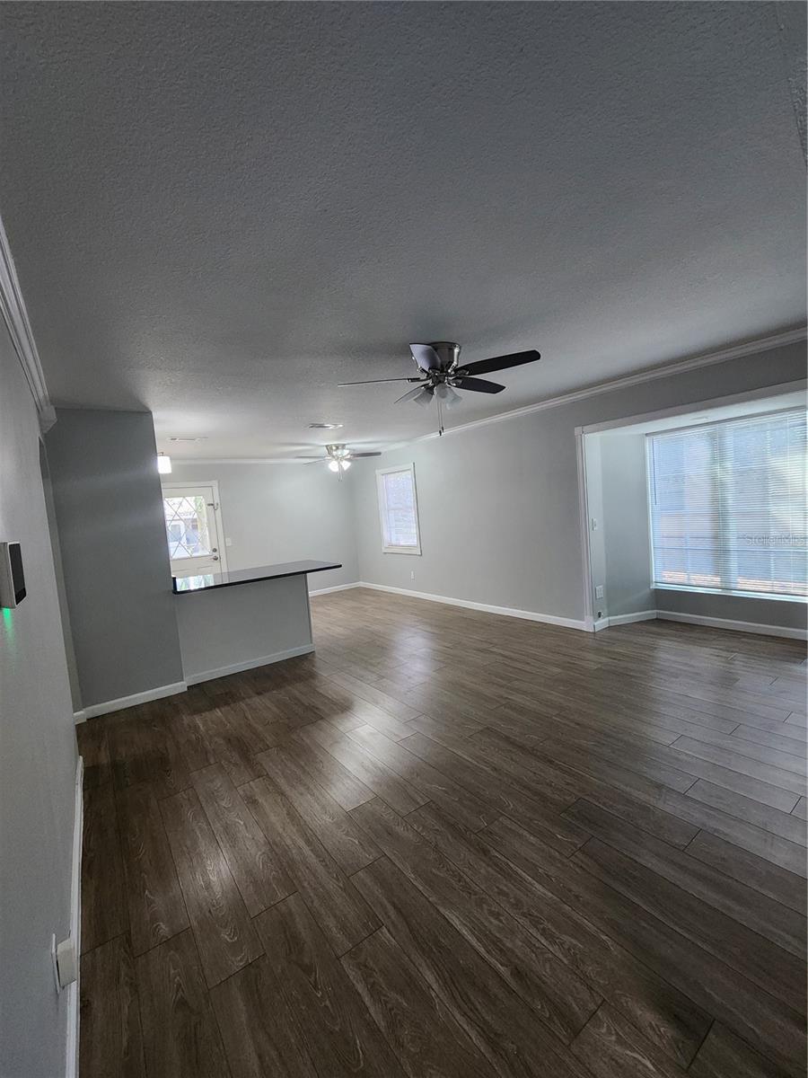 Image 13 of 25 For 102 Inwood Circle