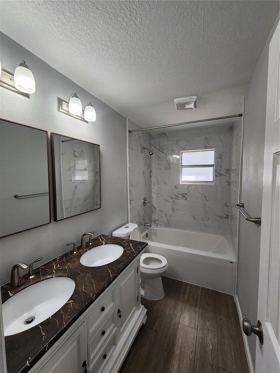 Image 20 of 25 For 102 Inwood Circle
